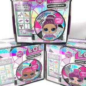 Set of three lol surprise play sets